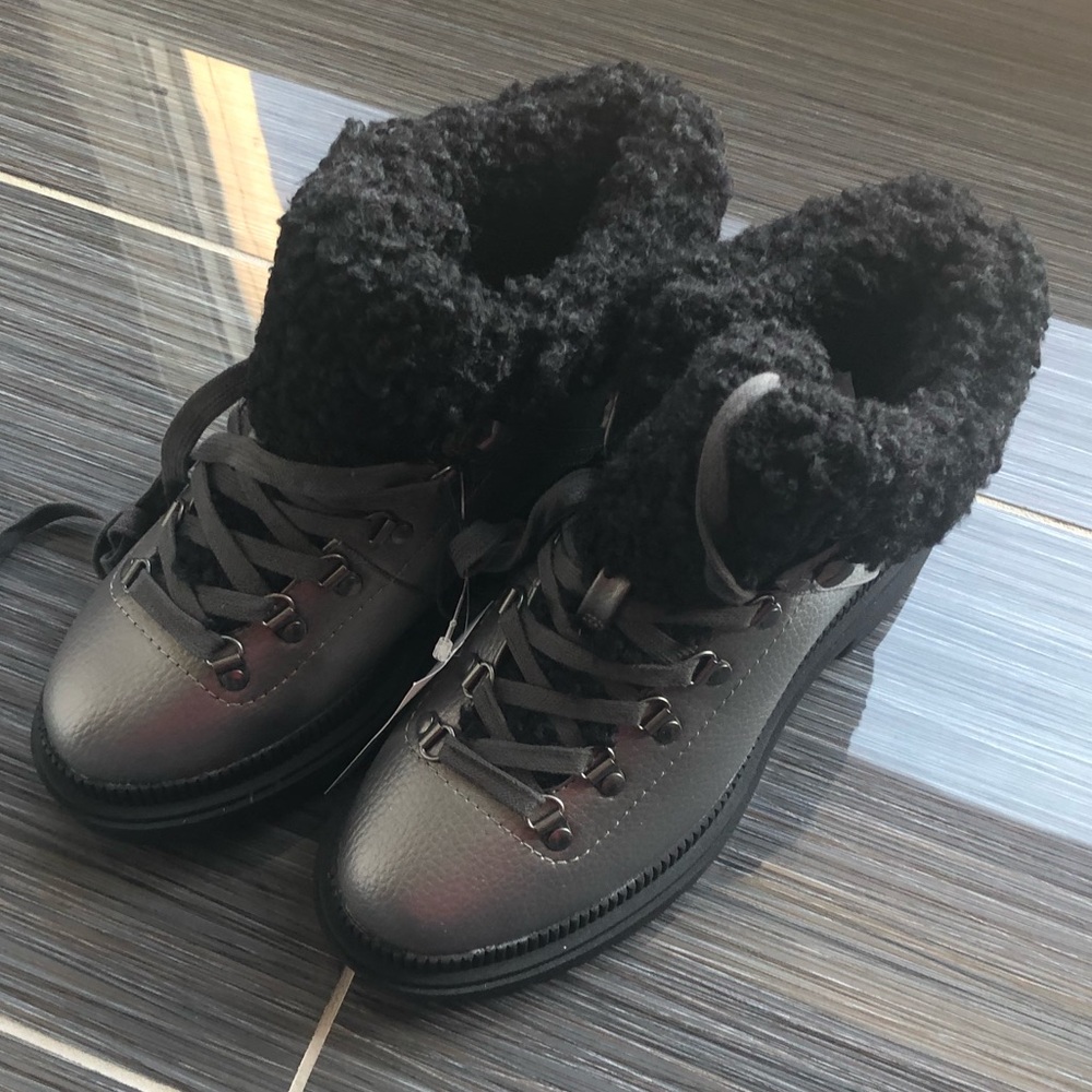 HM Boots - Picture 4 of 7